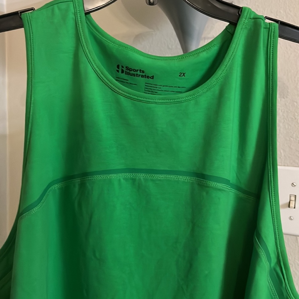 #101.  New,Green Top,Sports Ilustrated ,2X